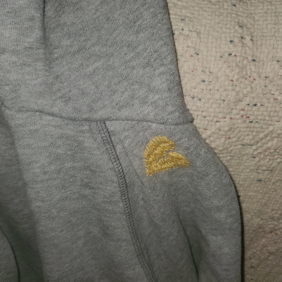 ☆ HTF vintage embroidered vs pink hoodie - Picture 12 of 15